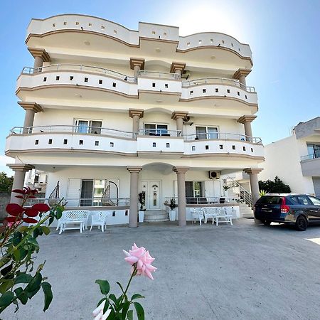 Apartmens Xhenis Lux Ulcinj Exterior foto